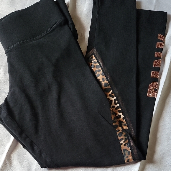 Black Leggings with Leopard Print Accents - Picture 4 of 6